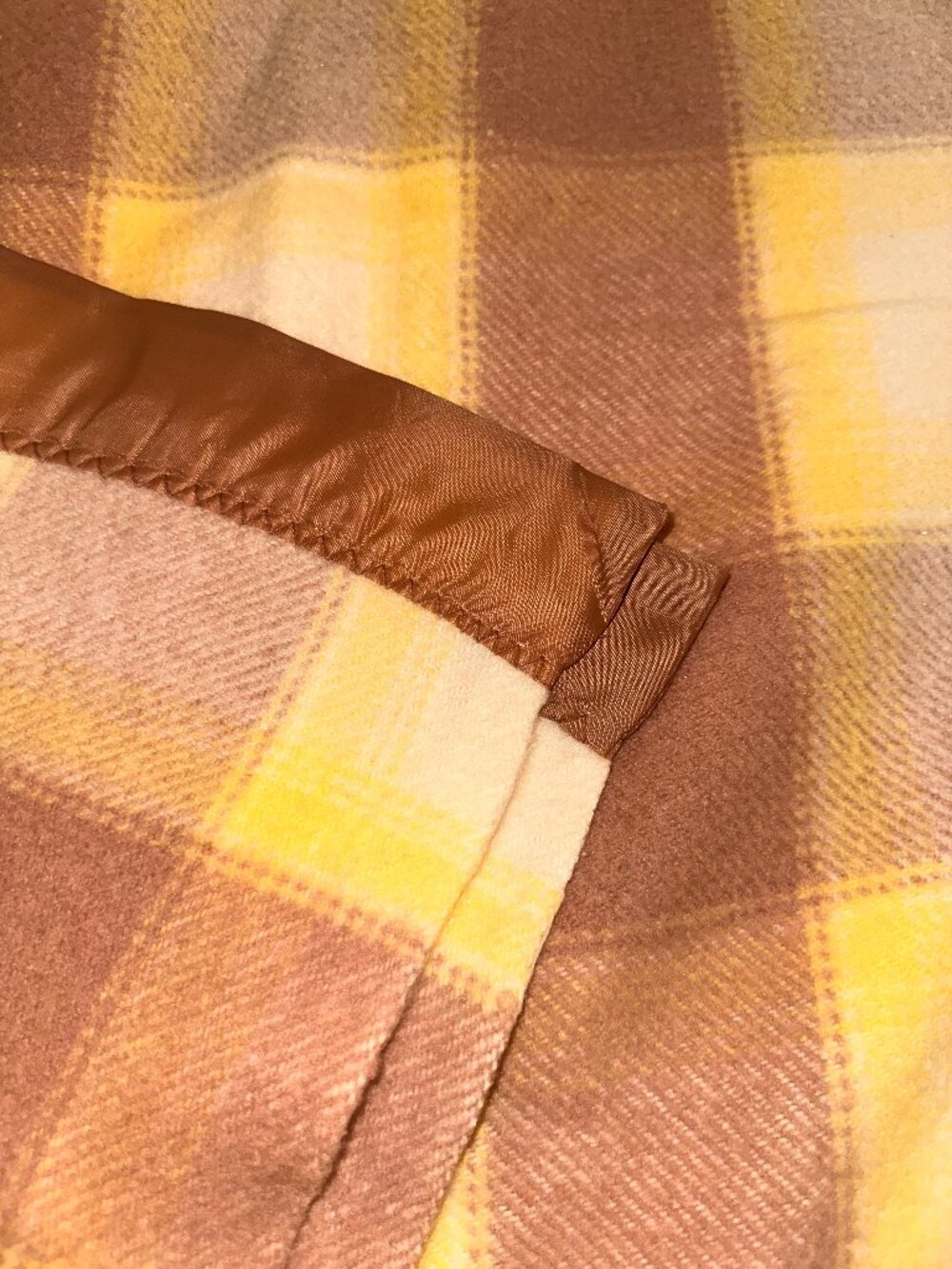 Vtg Pastel Plaid Satin Trim Acrylic Blanket 76”x80” brown yellow w/brown trim